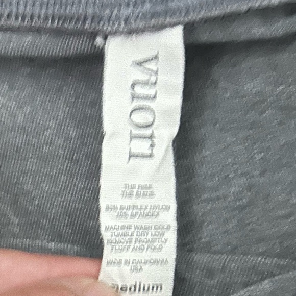 Vuori Stripe Crop Leggings Gray Size Medium - Picture 3 of 3